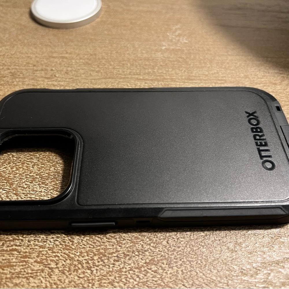 Case, iphone 13 pro - genuine Otterbox Defender XT, black. Min used, no drops.